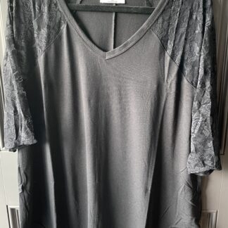 Black Lace 3/4 Sleeve Top